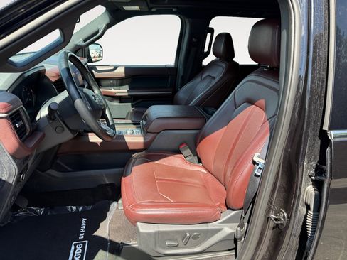 Used 2023 Ford Expedition Limited image 10
