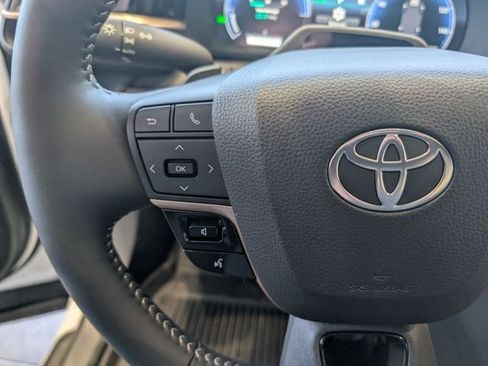 New 2025 Toyota Crown Signia Limited w/ Advanced Technology Package image 18