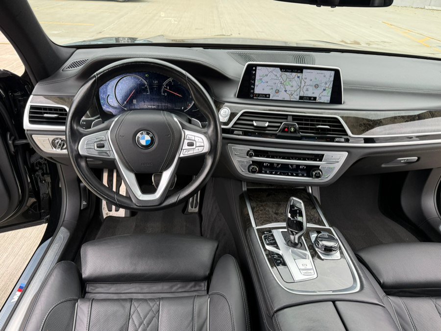 Used 2018 BMW 750i xDrive AWD/4WD image 15