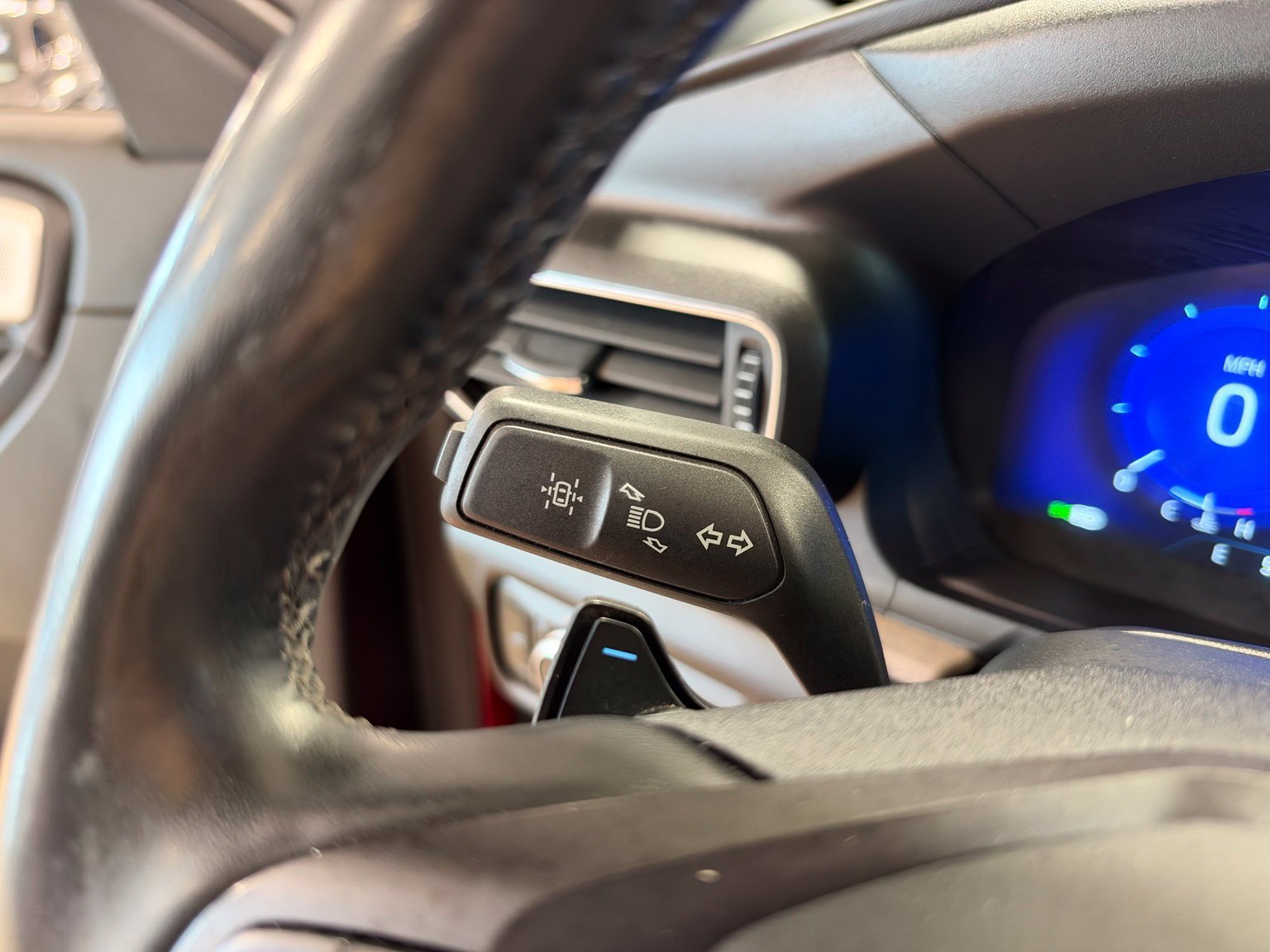 Used 2020 Ford Explorer Platinum w/ Premium Technology Package AWD/4WD image 21