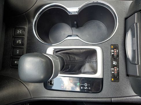 Used 2019 Toyota Highlander AWD V6 image 35