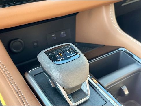 Used 2025 Nissan Pathfinder Platinum w/ Cargo Package image 15