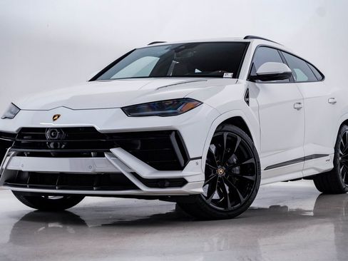 Used 2024 Lamborghini Urus S image 1