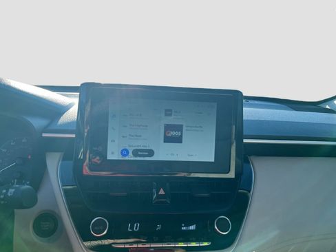 Used 2025 Toyota Corolla Cross LE FWD image 14