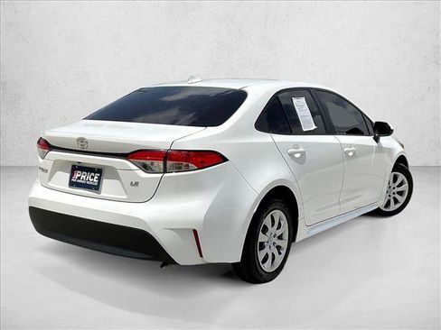 Used 2024 Toyota Corolla LE FWD image 2