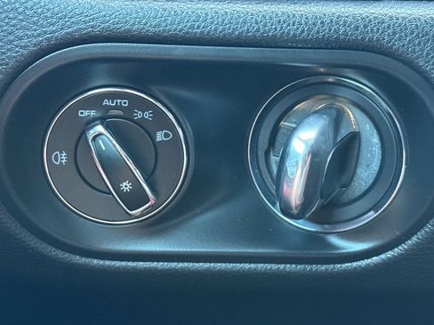 Used 2020 Porsche Macan Base image 33