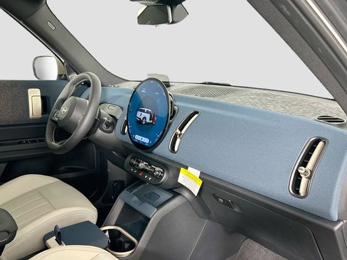 Certified 2025 MINI Cooper Countryman S w/ Comfort Package Max image 27