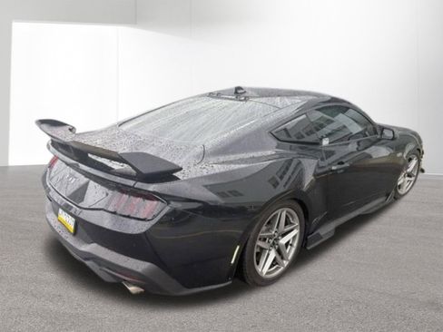 Used 2024 Ford Mustang GT RWD image 5