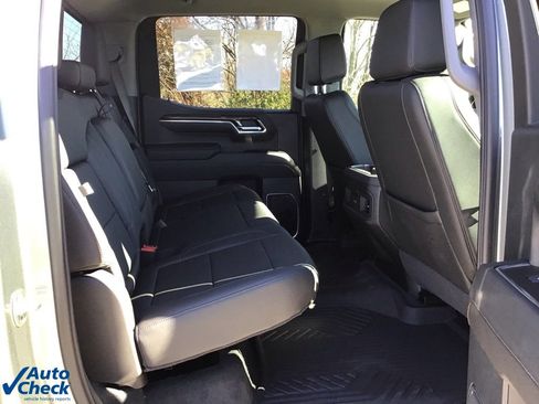 Used 2025 Chevrolet Silverado 1500 LT image 14