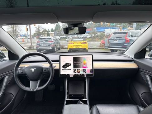 Used 2019 Tesla Model 3 Mid Range image 18
