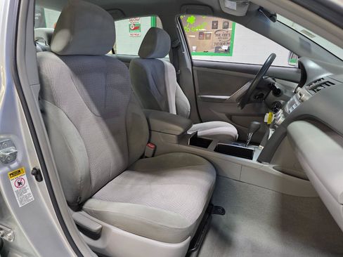 Used 2011 Toyota Camry LE FWD image 24