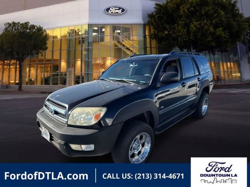 Used 2005 Toyota 4Runner SR5 w/ Preferred Accessory Pkg RWD image 1