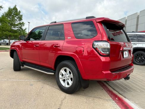 Used 2022 Toyota 4Runner SR5 RWD image 8