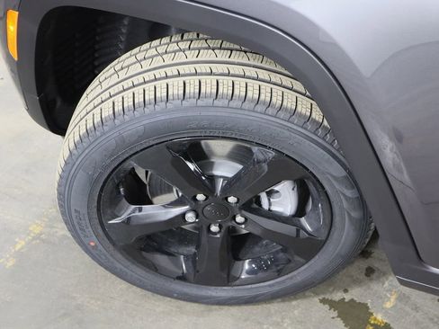 New 2025 Jeep Grand Cherokee L Limited image 50