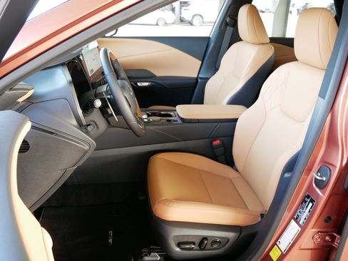 Used 2025 Lexus RX 350 FWD image 2