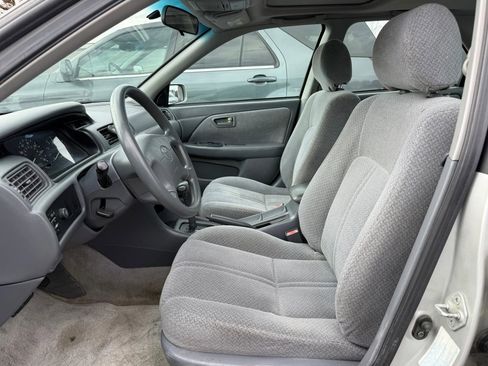 Used 2001 Toyota Camry CE image 2