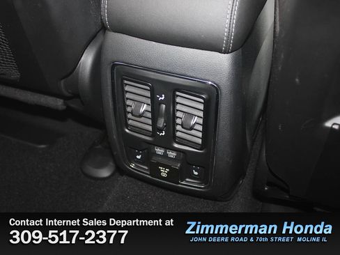Used 2020 Jeep Grand Cherokee Overland AWD/4WD image 9