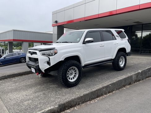 Certified 2023 Toyota 4Runner TRD Off-Road Premium AWD/4WD image 4