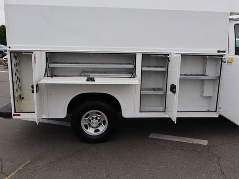 Used 2019 Chevrolet Express 3500 w/ Power Convenience Package RWD image 13