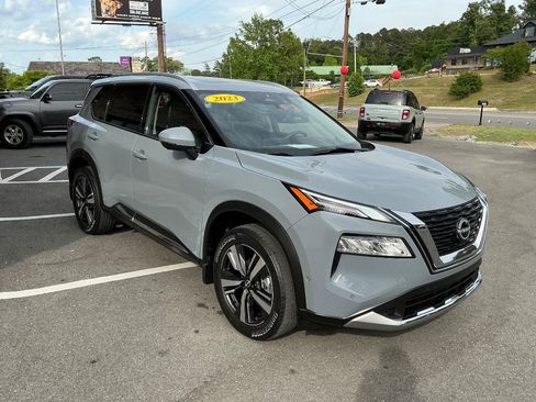 Used 2023 Nissan Rogue Platinum w/ Platinum Premium Package FWD image 6
