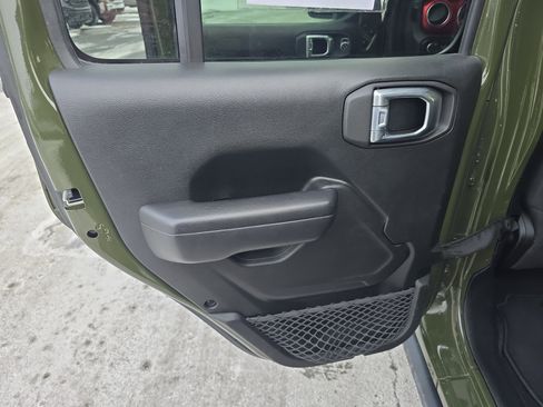 Used 2021 Jeep Gladiator Rubicon w/ Safety Group image 16