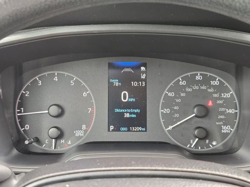 Used 2025 Toyota Corolla Cross L FWD image 23