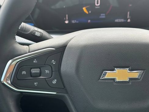 Used 2024 Chevrolet Trax LT w/ Sunroof Package FWD image 24