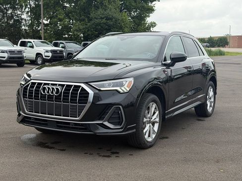Used 2025 Audi Q3 2.0T Premium AWD/4WD image 2