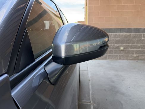 Used 2025 Honda HR-V LX image 12