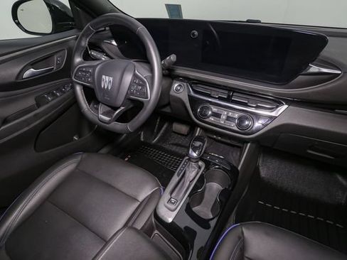 Used 2024 Buick Envista Sport Touring w/ Convenience I Package FWD image 18
