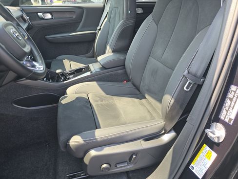 Used 2024 Volvo XC40 Recharge Plus w/ Protection Package Premier AWD/4WD image 24