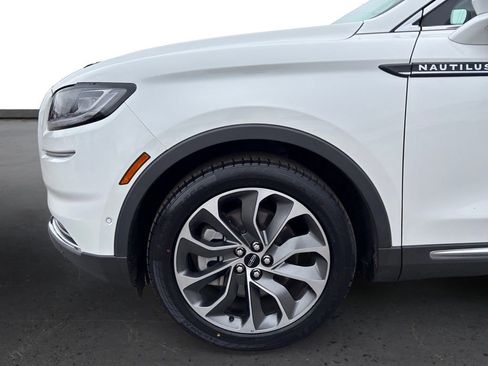 Certified 2023 Lincoln Nautilus Reserve w/ Equipment Group 201A image 13