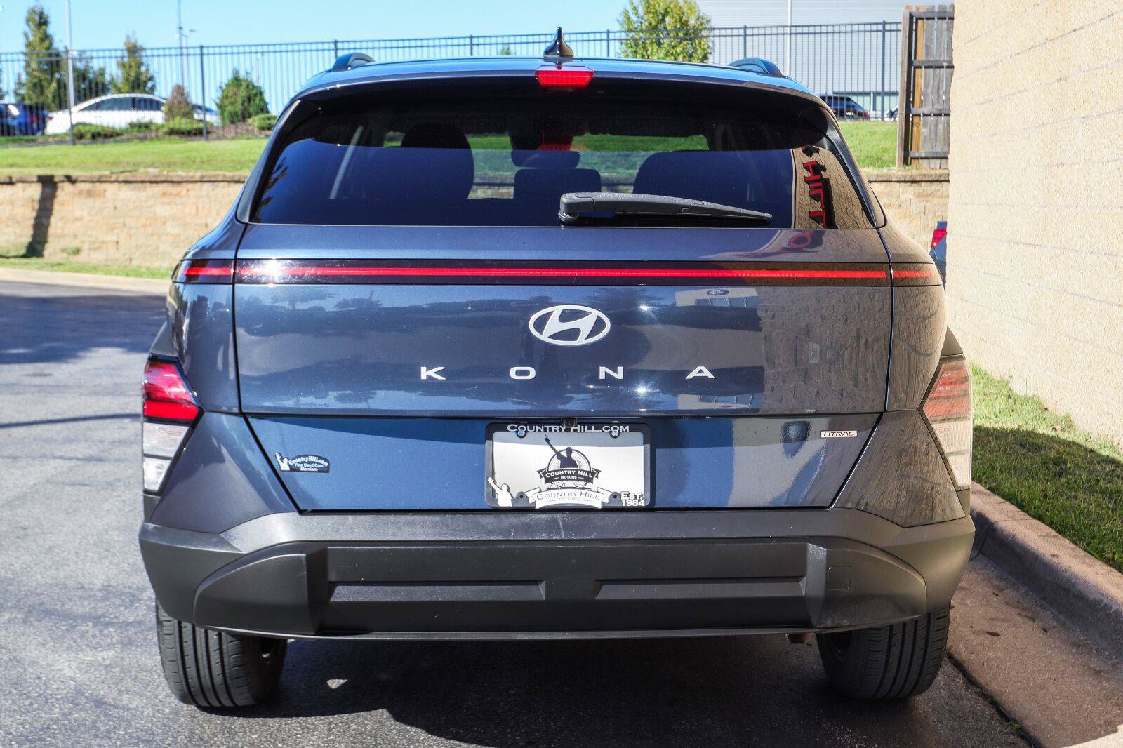 Used 2024 Hyundai Kona SEL AWD/4WD image 16