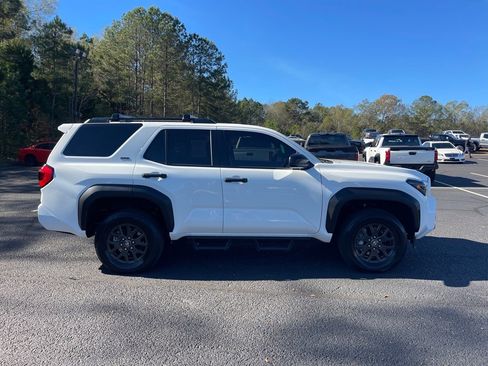 Used 2025 Toyota 4Runner SR5 image 21