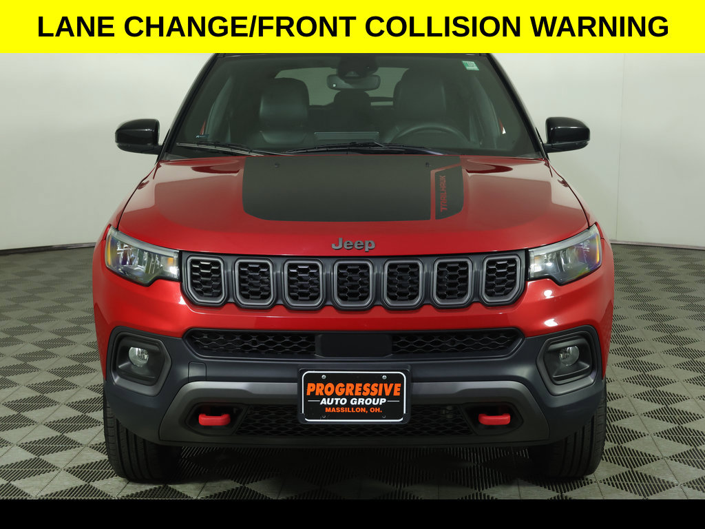 Used 2025 Jeep Compass Trailhawk AWD/4WD image 9