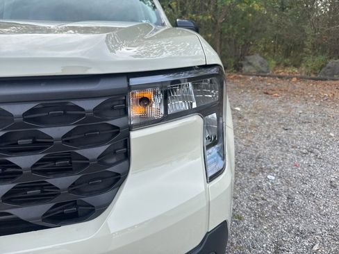 New 2025 Ford Maverick XLT w/ XLT Luxury Package image 3