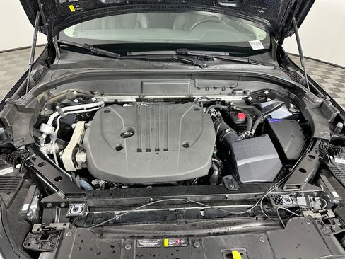 Used 2025 Volvo XC60 B5 Plus image 30