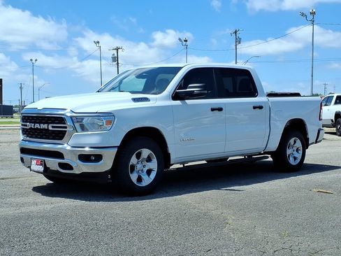 Used 2023 RAM 1500 Big Horn AWD/4WD image 3