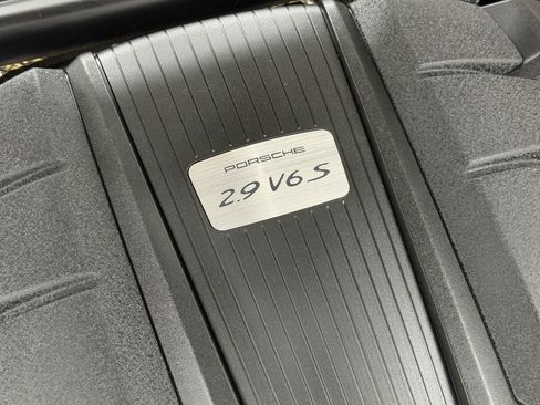 Certified 2024 Porsche Macan S AWD/4WD image 64