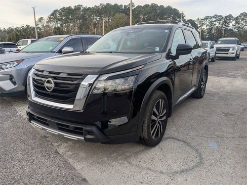 Used 2025 Nissan Pathfinder Platinum w/ Cargo Package image 3