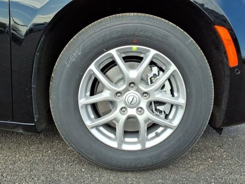 New 2026 Chrysler Pacifica Select image 9