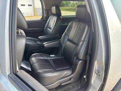 Used 2013 Chevrolet Suburban LT AWD/4WD image 22