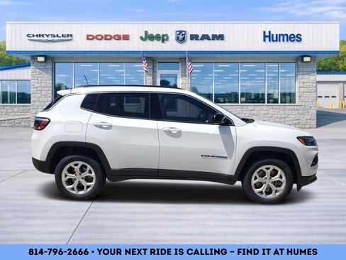 Certified 2024 Jeep Compass Latitude AWD/4WD image 2