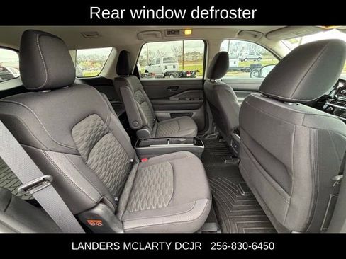 Used 2023 Nissan Pathfinder SV w/ SV Premium Package image 14