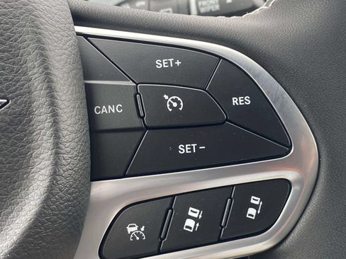 New 2026 Chrysler Pacifica Select AWD/4WD image 52