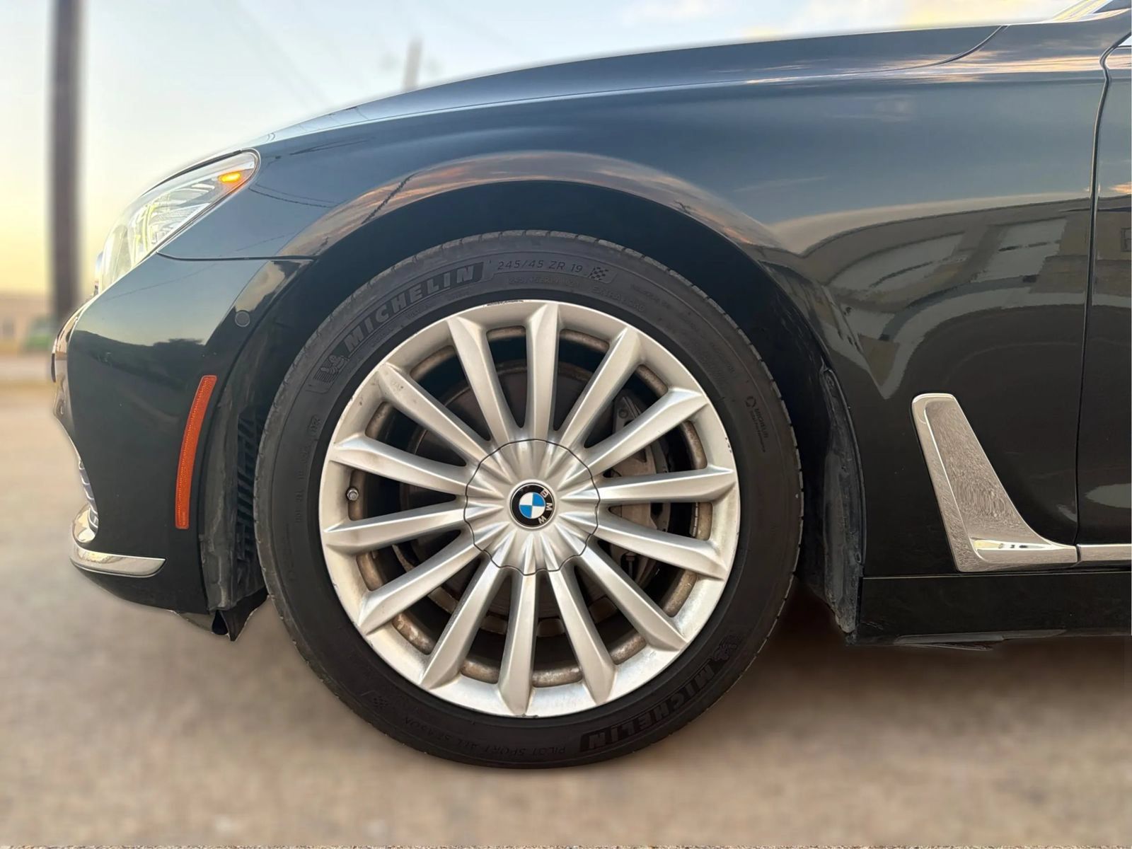 Used 2017 BMW 740i xDrive AWD/4WD image 31