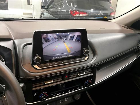 Used 2023 Nissan Rogue SV w/ SV Premium B Package image 19