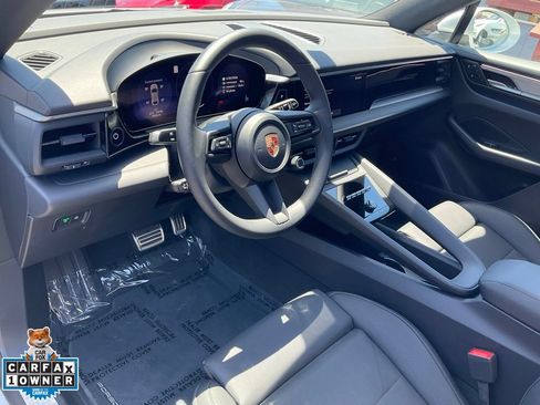 Used 2025 Porsche Macan 4S Electric AWD/4WD image 7