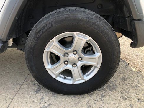 Used 2023 Jeep Wrangler Unlimited Sport image 7