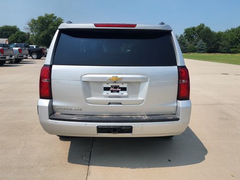 Used 2018 Chevrolet Suburban LT AWD/4WD image 5